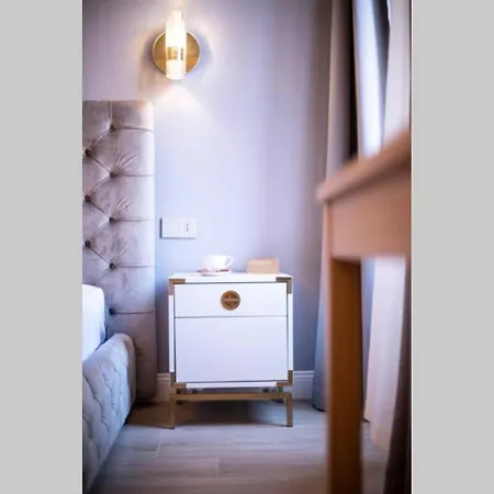 Apartment Vivi Trevi Luxury Suites