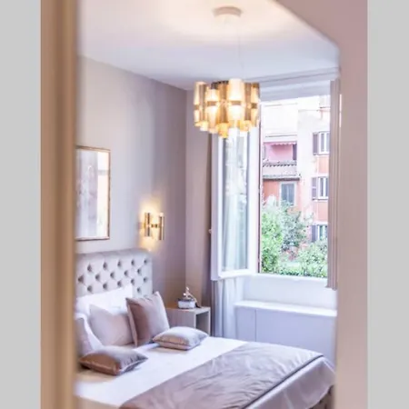 Vivi Trevi Luxury Suites